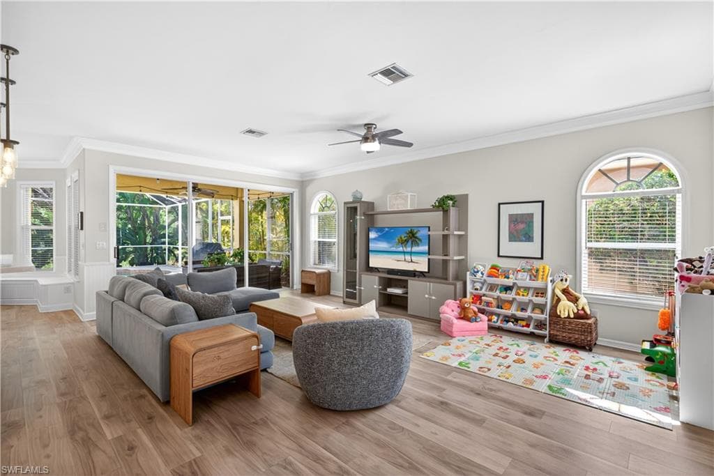 9863 Colonial WALK N-11