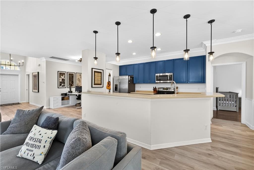 9863 Colonial WALK N-6