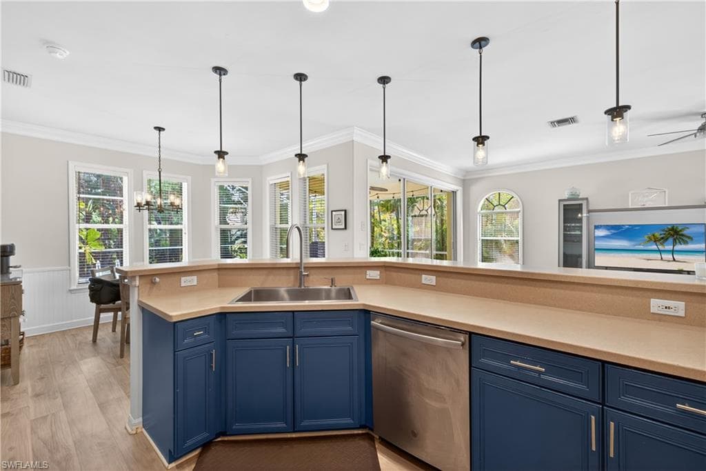 9863 Colonial WALK N-4