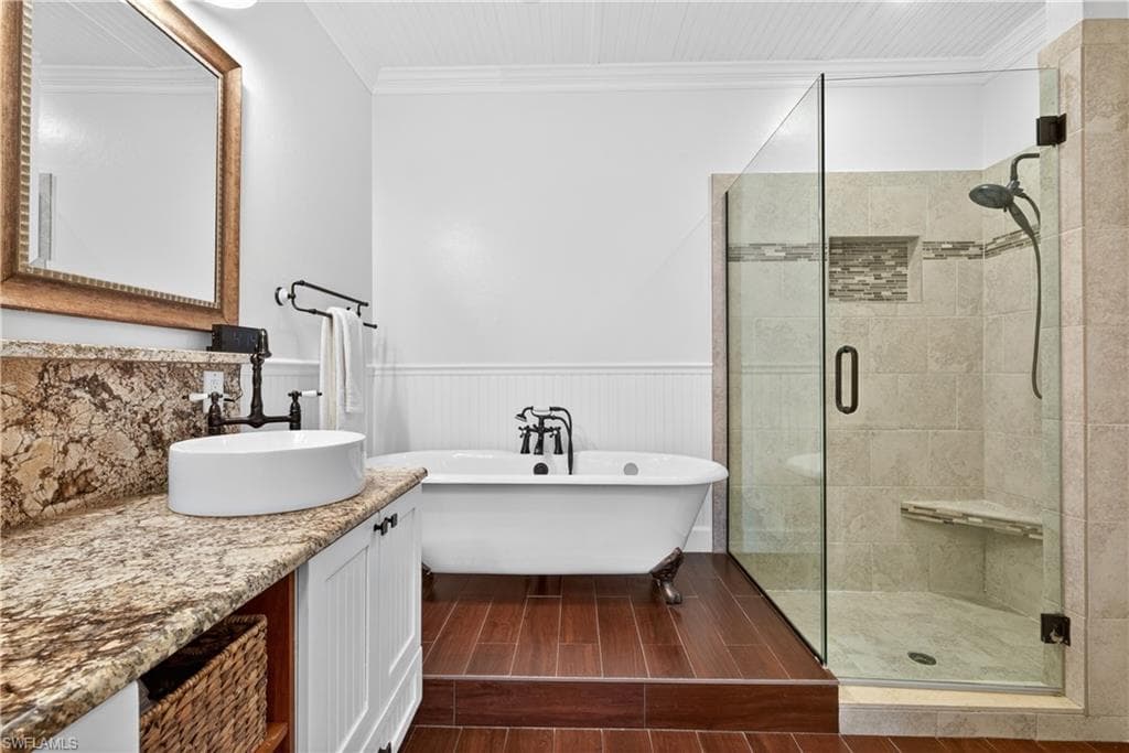 9863 Colonial WALK N-19