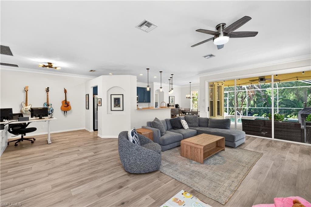 9863 Colonial WALK N-7