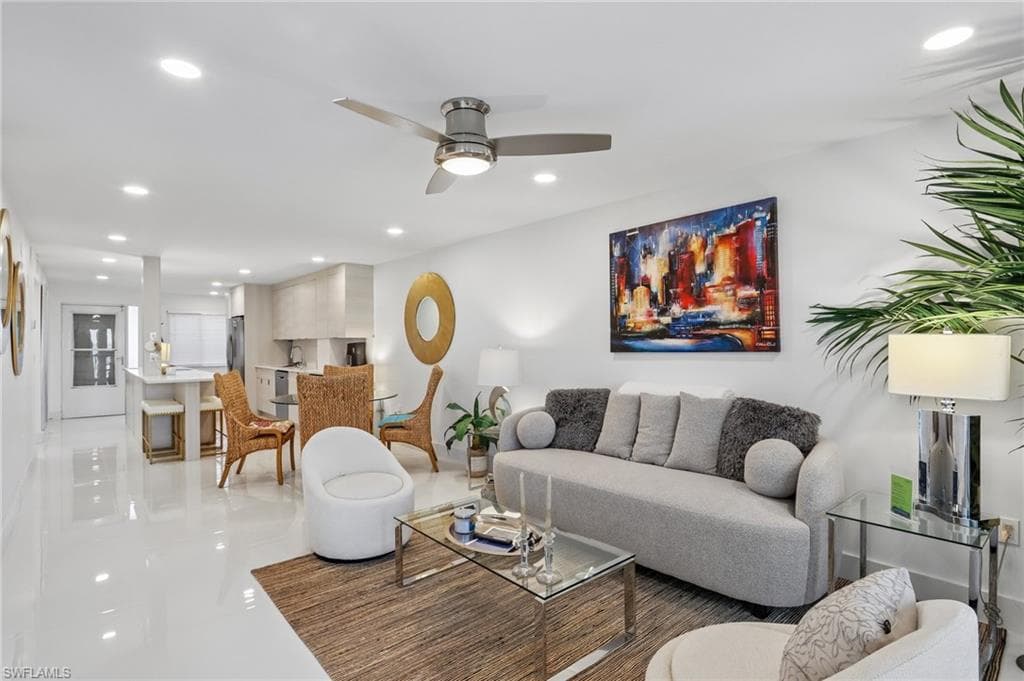 7500 Estero BLVD 102-5