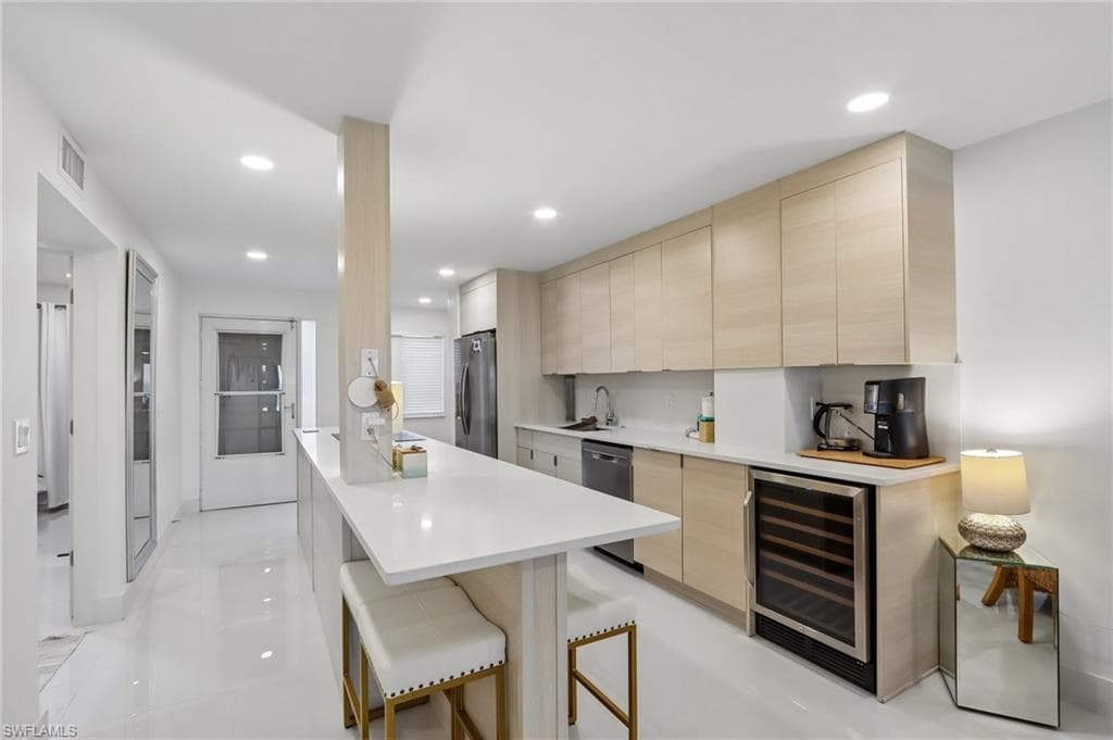 7500 Estero BLVD 102-2