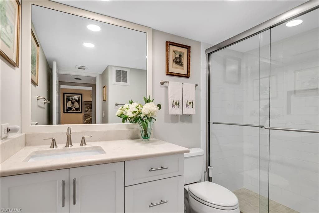 200 Wyndemere WAY B402-13