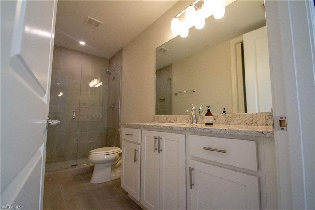 163 Indies DR E 106-23
