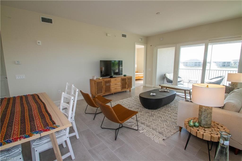 163 Indies DR E 106-42