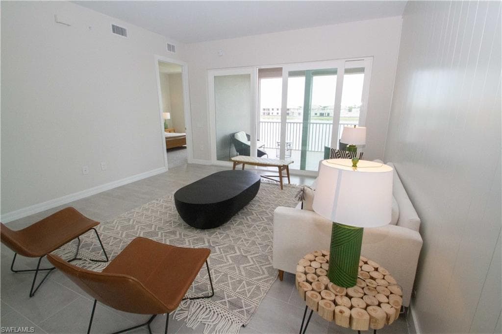 163 Indies DR E 106-14