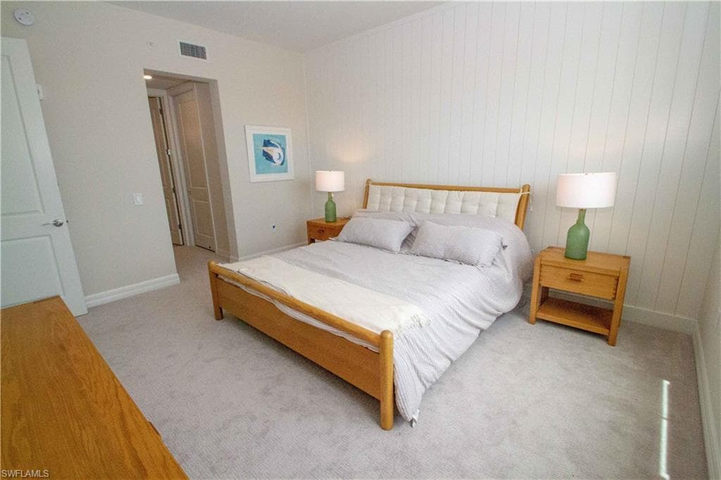 163 Indies DR E 106-19