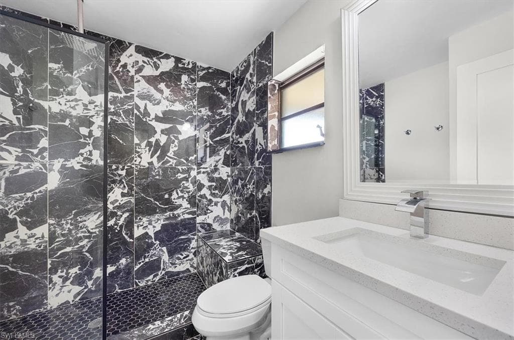 1318 Thompson ST-22