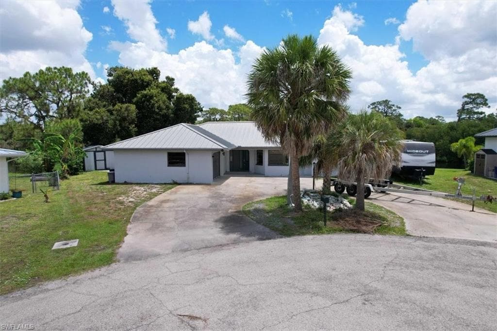 1318 Thompson ST-2