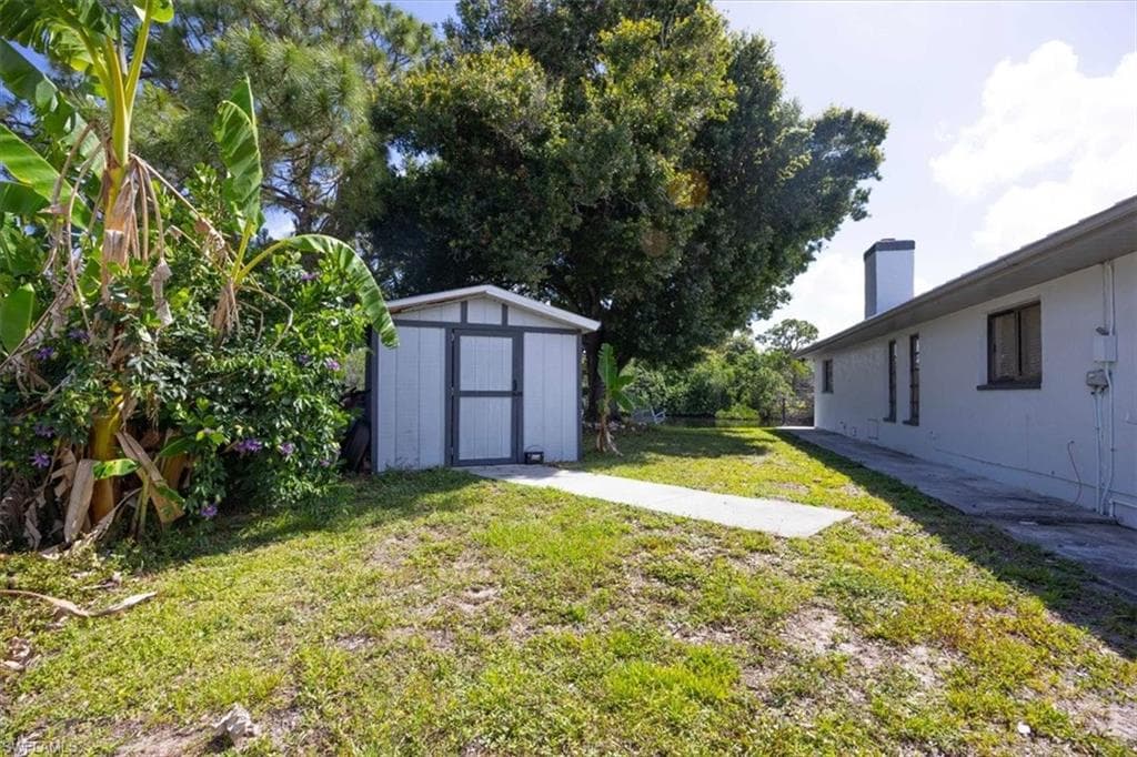 1318 Thompson ST-30