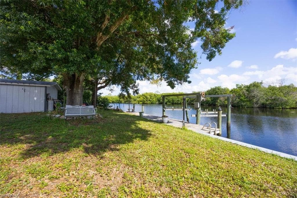 1318 Thompson ST-28
