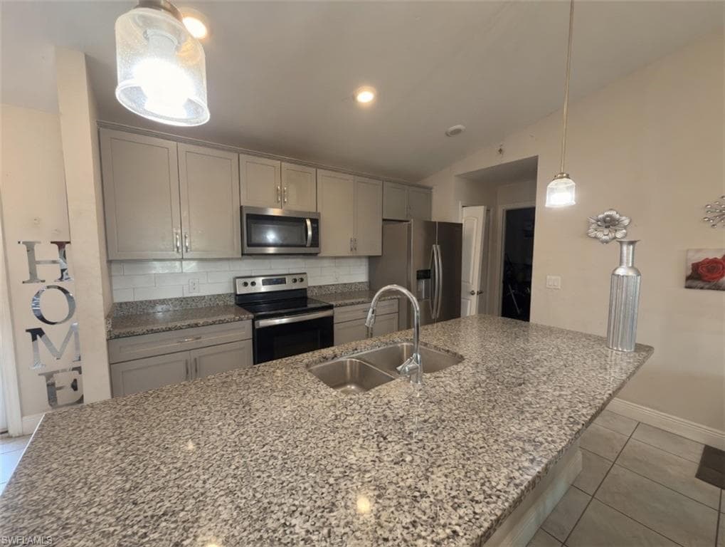 2207 NW 21st AVE-4