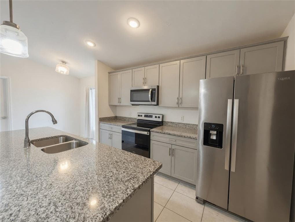 2207 NW 21st AVE-3