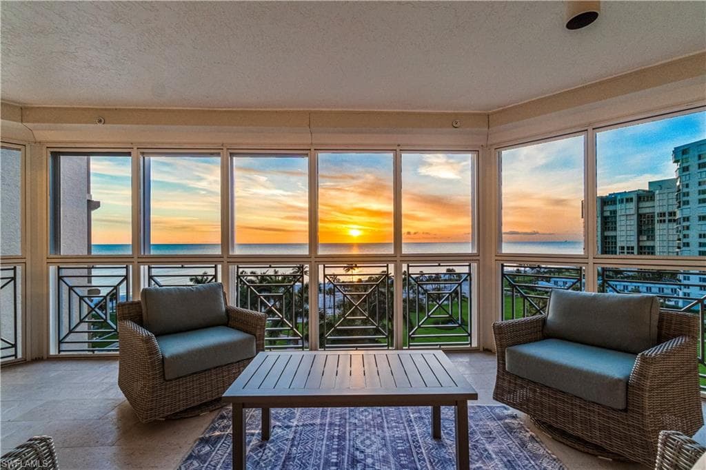 4021 Gulf Shore BLVD N 702-0