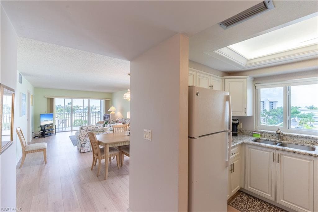 6900 Estero BLVD 401-1
