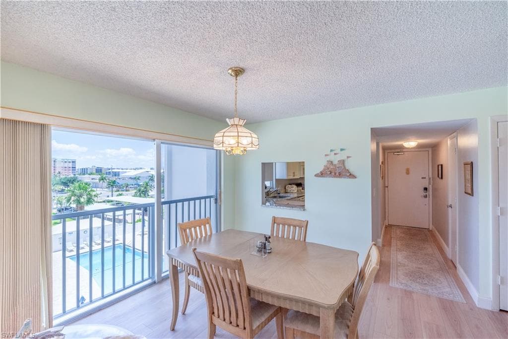 6900 Estero BLVD 401-8