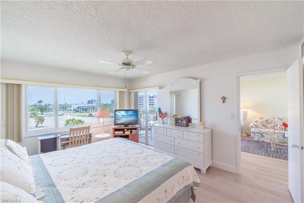 6900 Estero BLVD 401-17