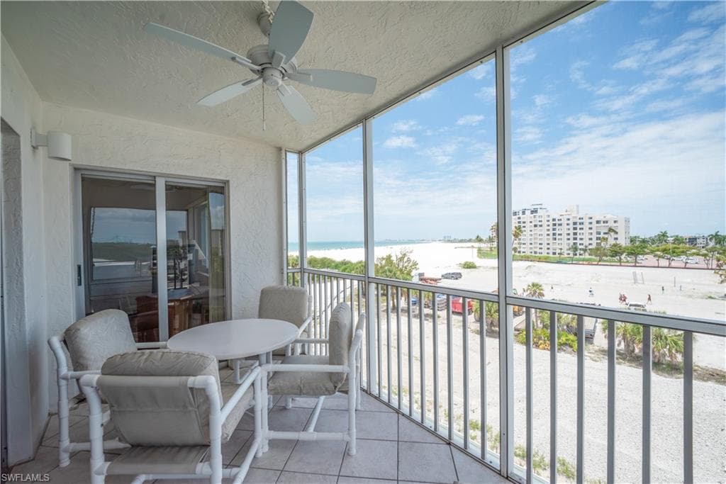 6900 Estero BLVD 401-14