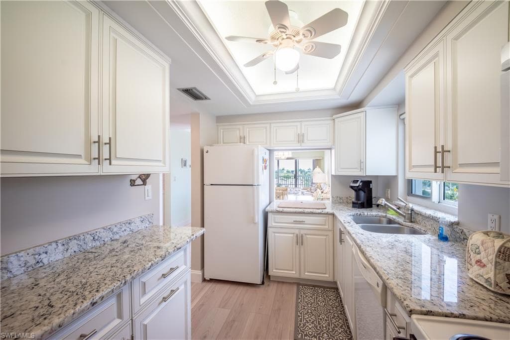 6900 Estero BLVD 401-3