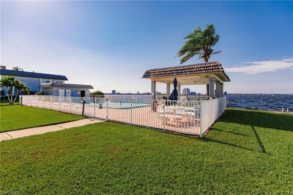 3380 N Key DR 5-40