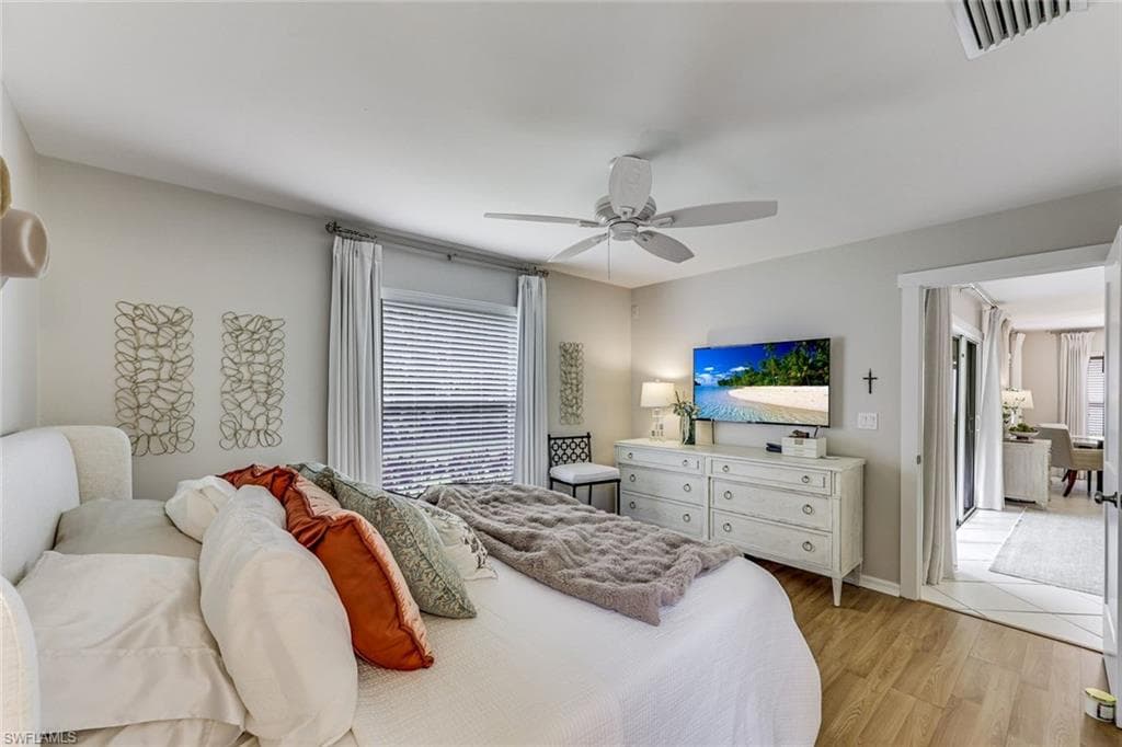 156 Stanhope CIR-16