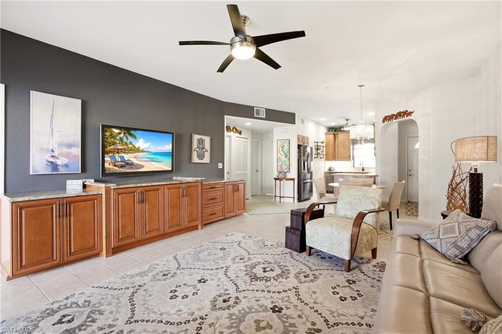 728 Victoria DR 101-6
