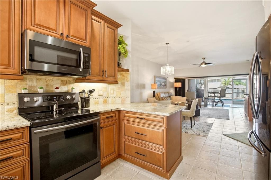 728 Victoria DR 101-9