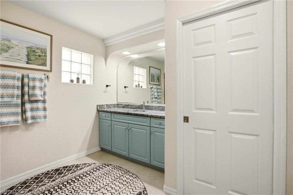 728 Victoria DR 101-18