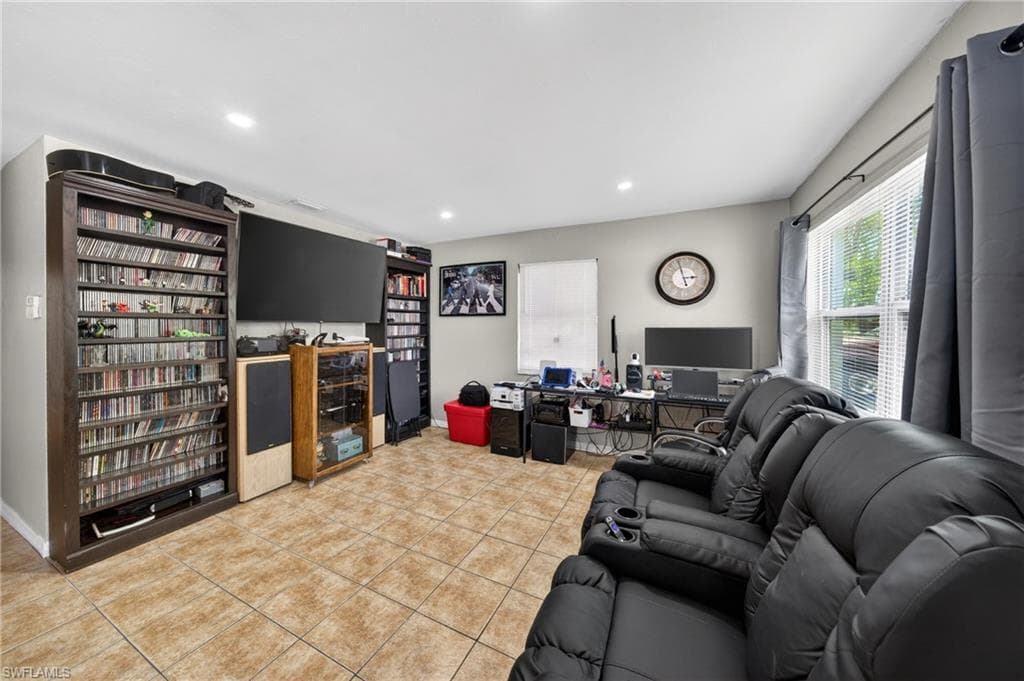 2992 Lafayette ST-1