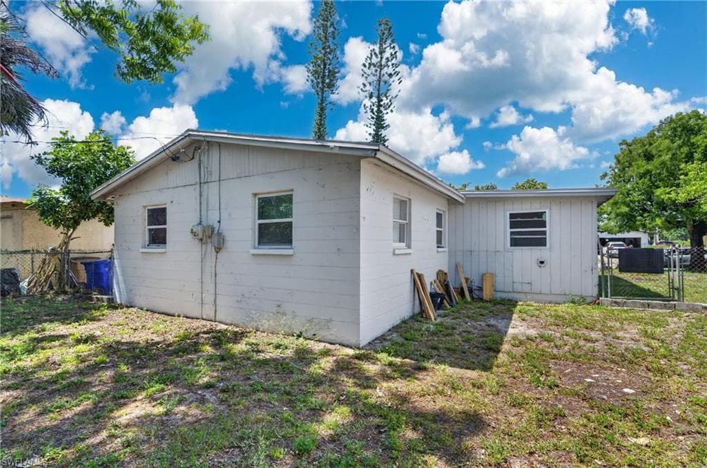 2992 Lafayette ST-16