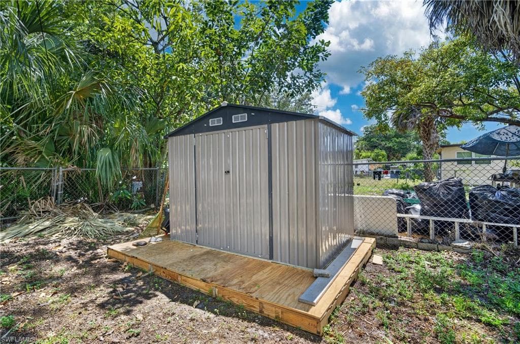2992 Lafayette ST-15