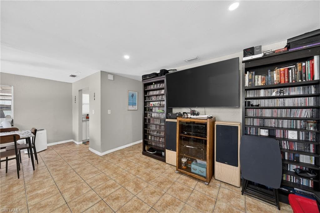 2992 Lafayette ST-4