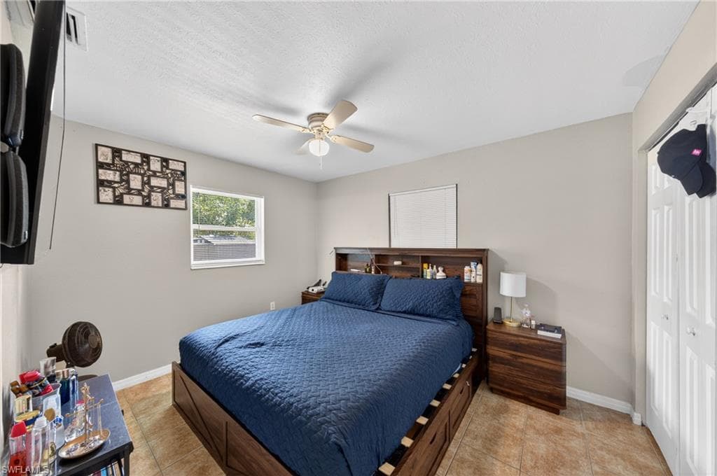 2992 Lafayette ST-10
