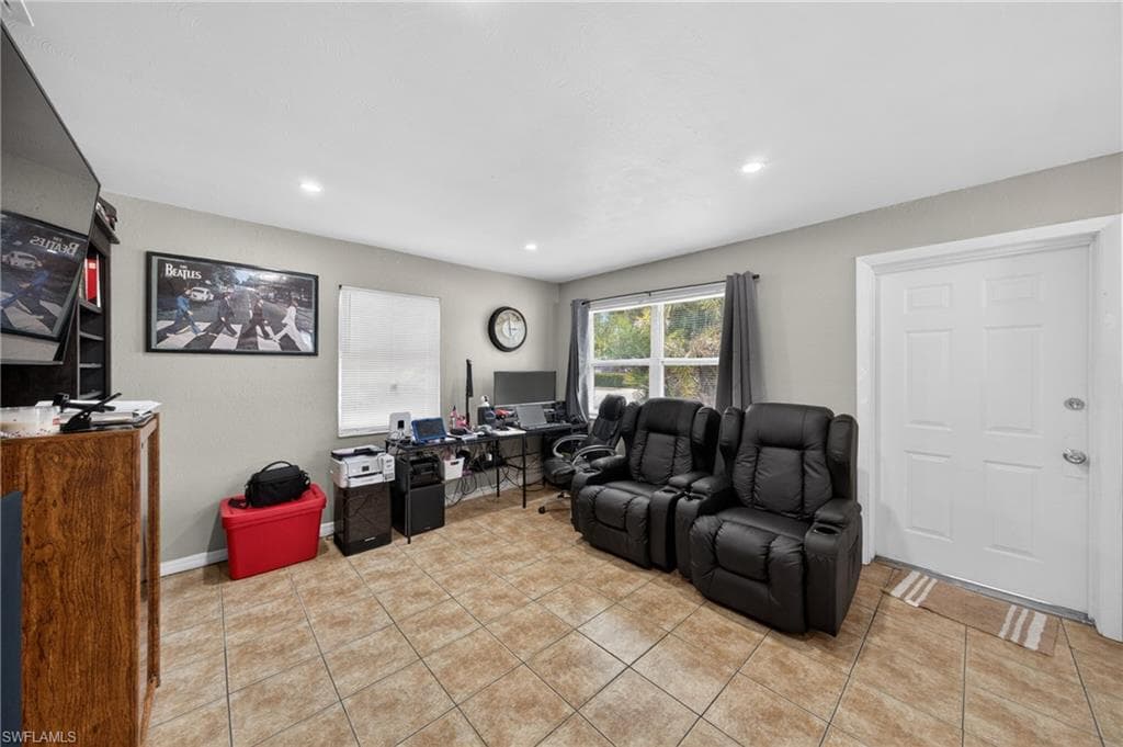 2992 Lafayette ST-3