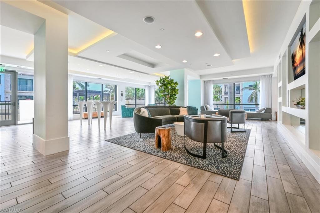 1030 3rd AVE S 105-41