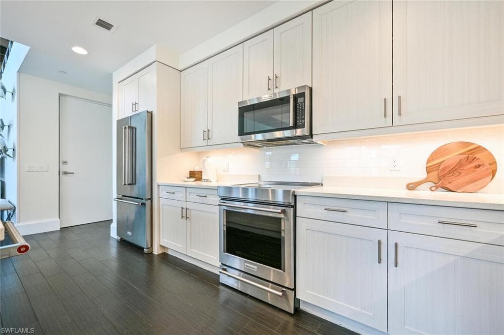 1030 3rd AVE S 105-15