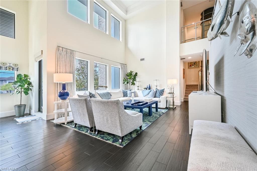 1030 3rd AVE S 105-4