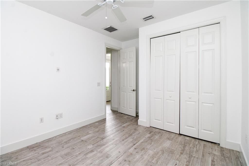 1371 Michigan AVE-37