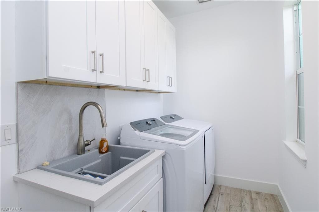 1371 Michigan AVE-38