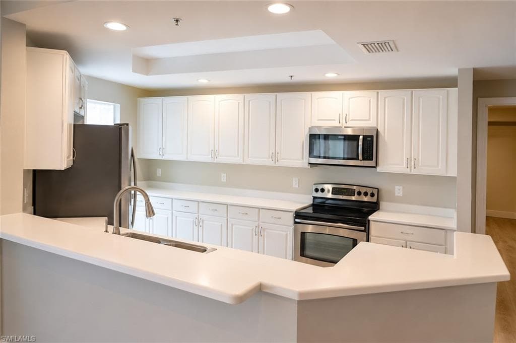 2743 1st ST 506-8