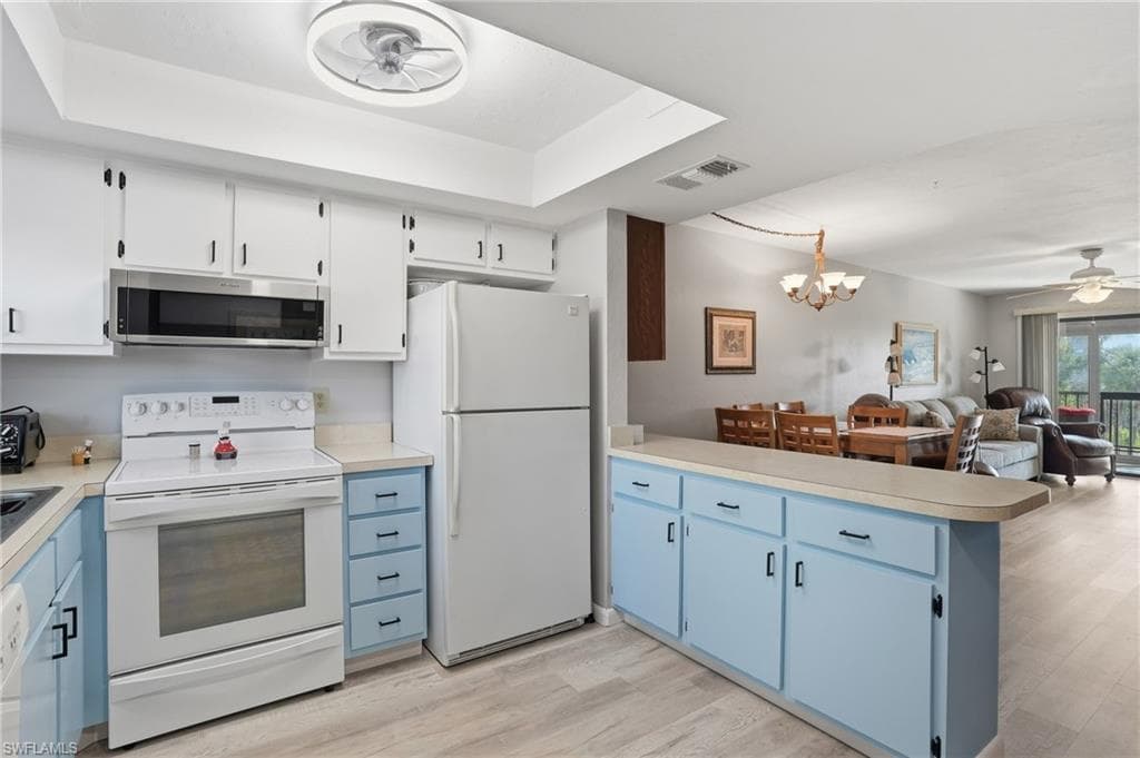 6893 Estero BLVD 423-11