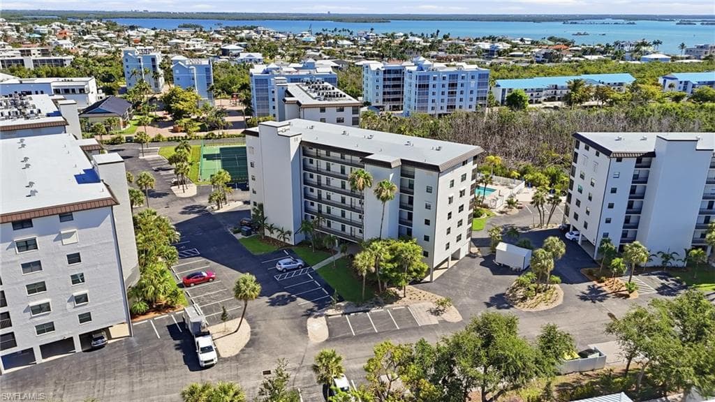 6893 Estero BLVD 423-29