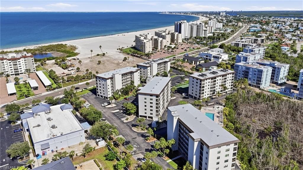 6893 Estero BLVD 423-33