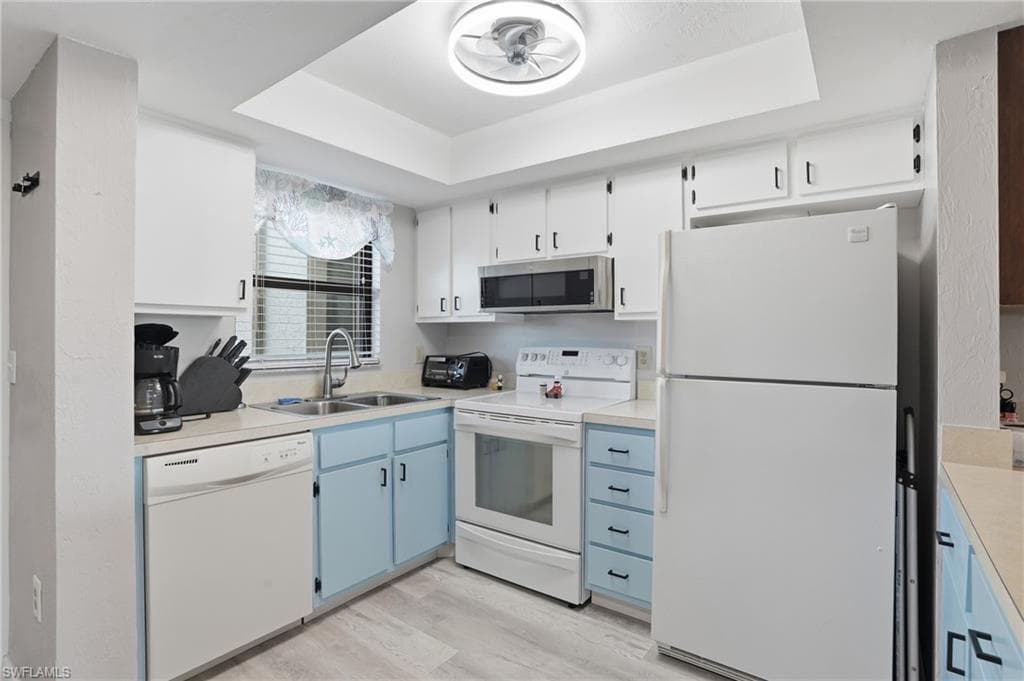 6893 Estero BLVD 423-10