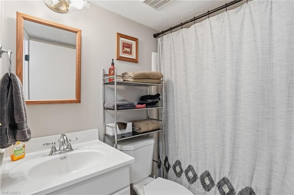 6893 Estero BLVD 423-18
