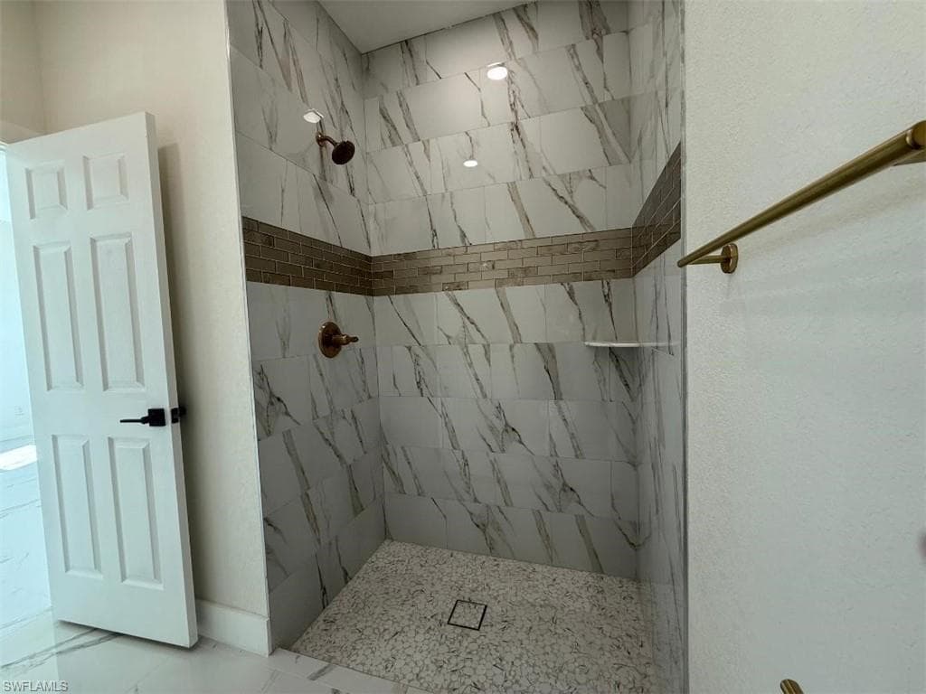 115 Lansing CIR-16