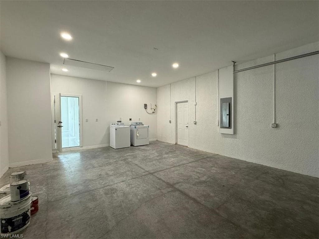 115 Lansing CIR-25