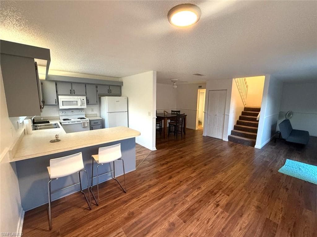 1406 Park Shore CIR 3-1