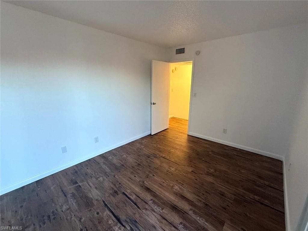 1406 Park Shore CIR 3-11